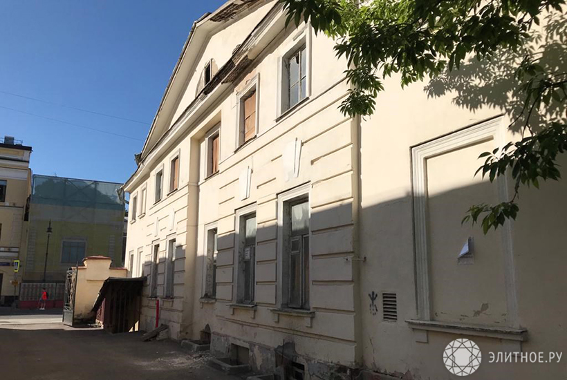 В Москве выставили на аукцион два исторических дома на «Золотой миле»