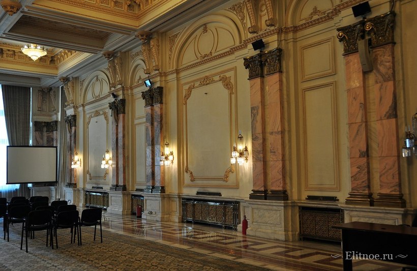 Дворец Николае Чаушеску в Румынии выставлен на торги