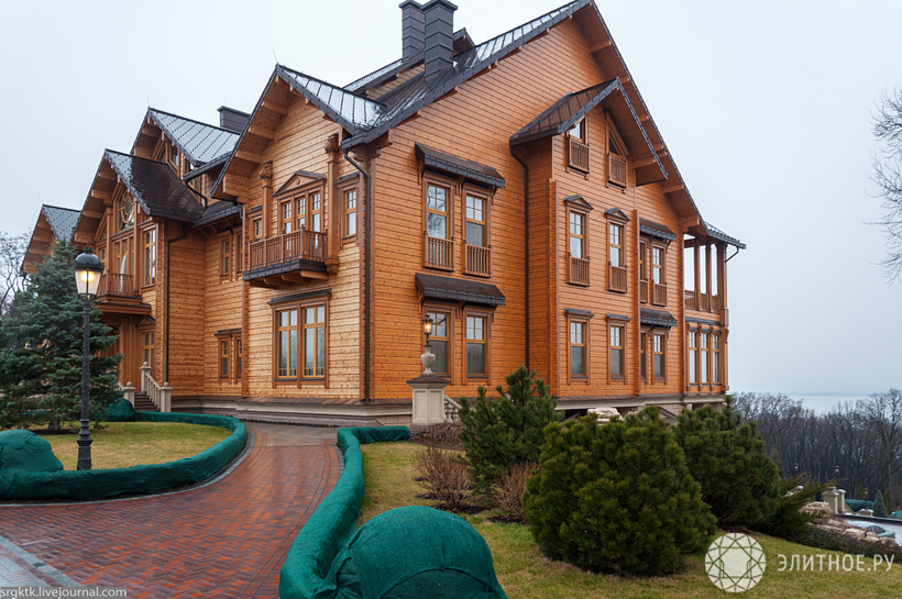 Резиденция Януковича возвращена в собственность Украины