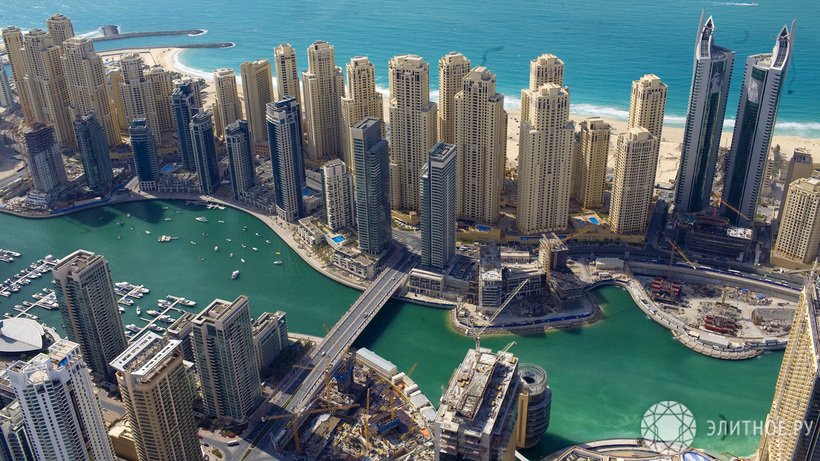 Продажи жилья в некоторых районах Дубая упали почти в два раза