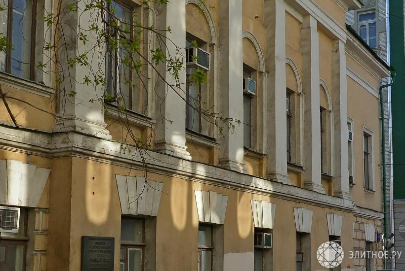 Власти выставили на продажу старинный особняк в центре Москвы