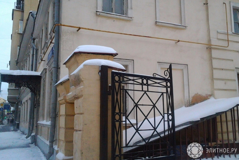 Московские власти выставили на торги жилье в особняках на Пречистенке