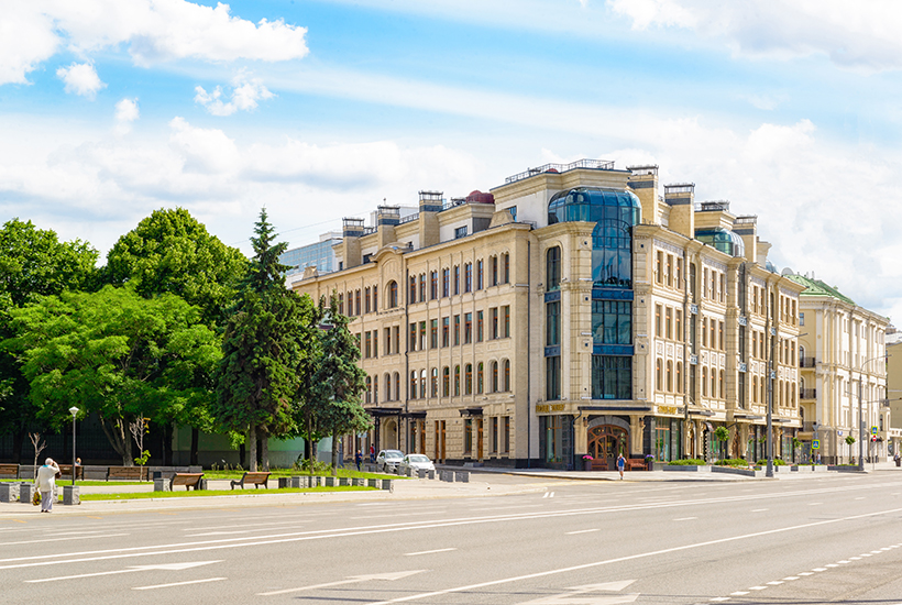 Половину новых квартир элит-класса в Москве покупают в клубных домах