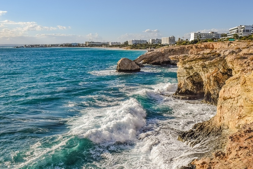 Россияне скупают недвижимость Кипра и Мальты для получения гражданства