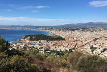 Летом россияне начали скупать зарубежную недвижимость