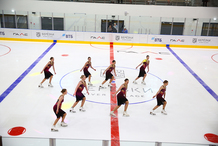 В поселке «Березки River Village» на Рублевке открылась ледовая арена