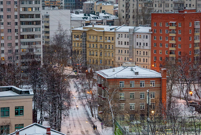 В Москве квартиры на первом этаже стоят в три раза дешевле, чем на средних