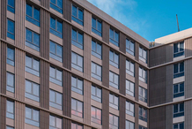 В ЖК Stories установили более 400 моллированных окон с помощью роботизированных систем