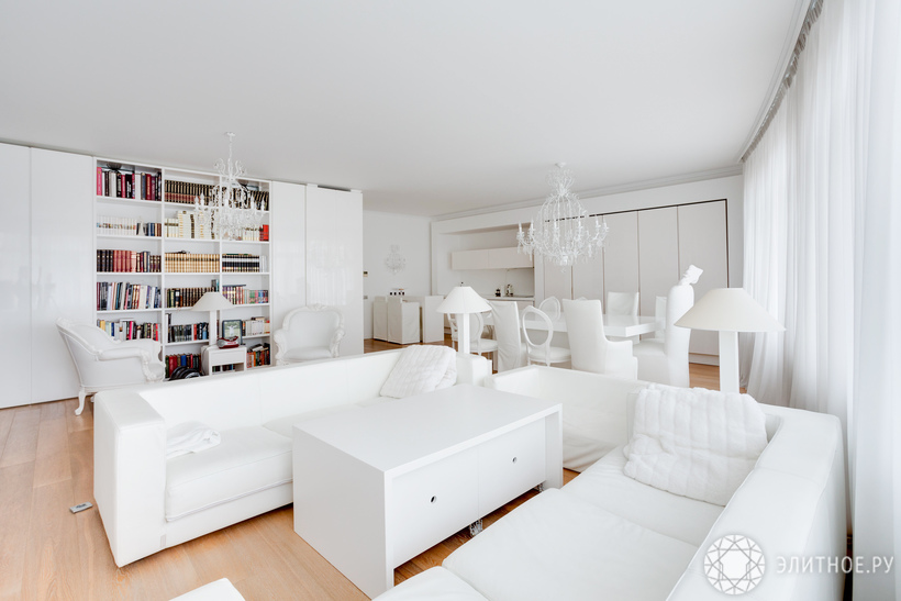 Все цвета белого: три элитные квартиры в монохромном дизайне (фото)