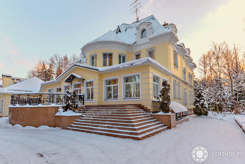 Самые дорогие дома Рублевки продают годами