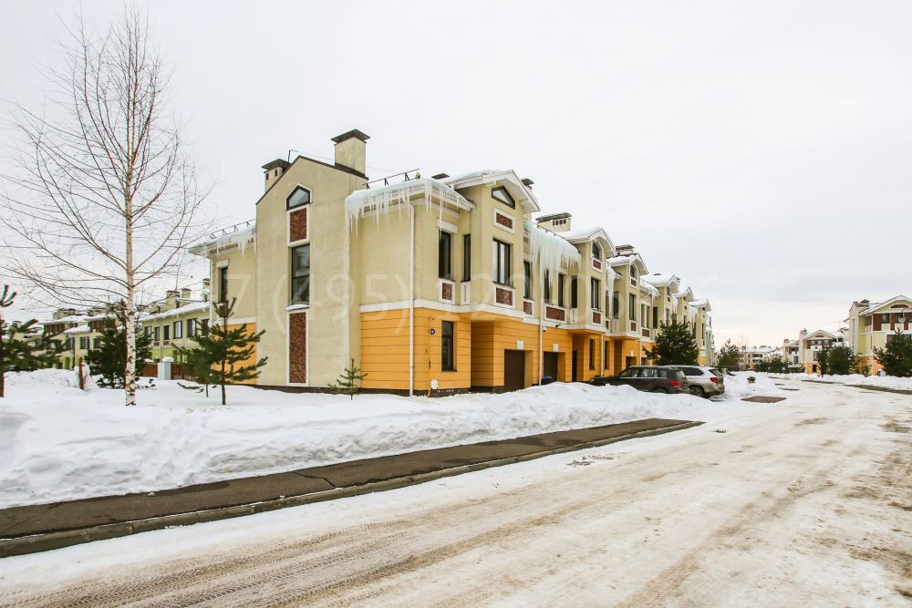 Поселок павлово. Новая Рига Павловская Слобода. Павловская Слобода таунхаусы. Павловская Слобода коттеджный поселок новая Рига. Закрытый поселок Павловская Слобода.