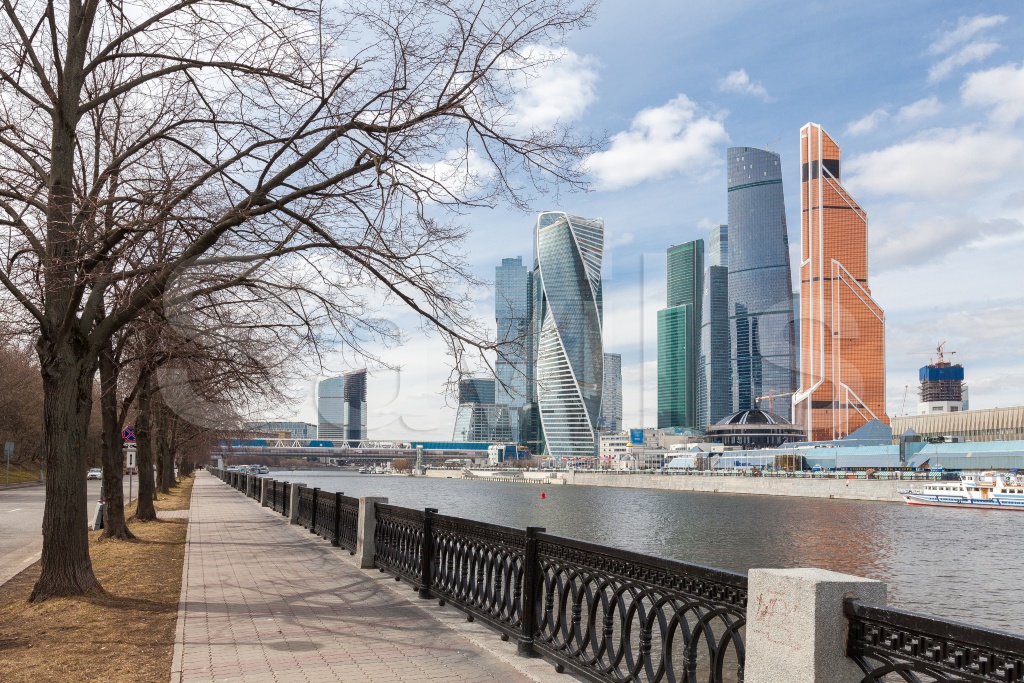 Набережная сити. Краснопресненская набережная Москва. Москва Сити Пресненская набережная. Краснопресненская набережная зимой. Москва Краснопресненская набережная 8.